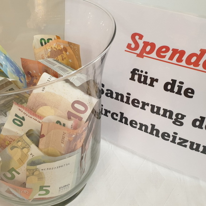 Symbolbild: Spende für die Sanierung der Kirchenheizung